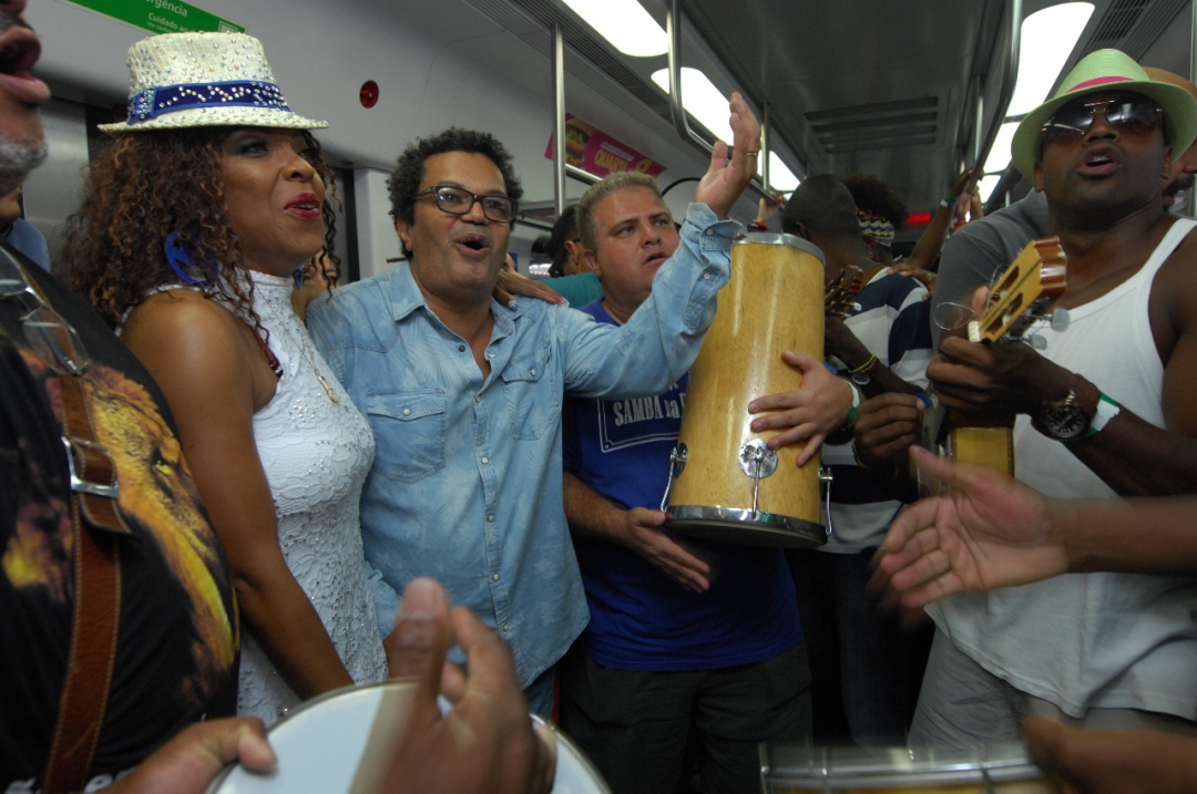 Trem do Samba Mais de cem mil pessoas são esperadas hoje da Central a