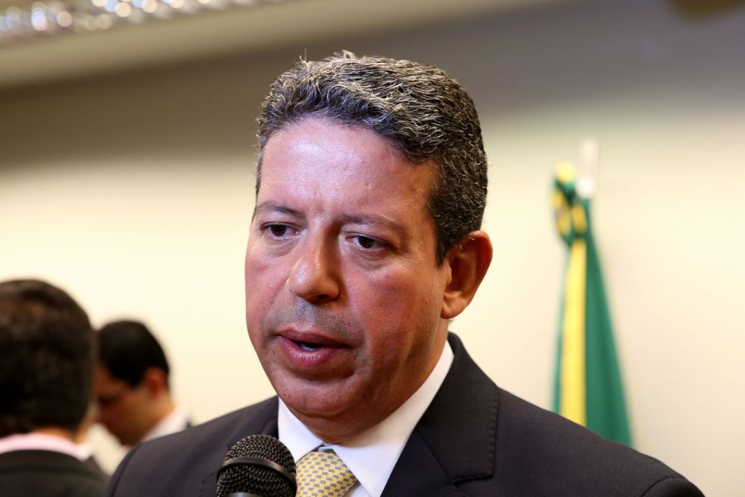 Arthur Lira (PP-AL) confirma desistência de concorrer à ...